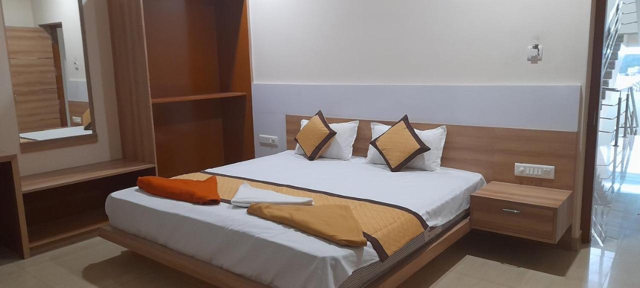 Sai Velan Residency Hotel Dindigul Exterior photo